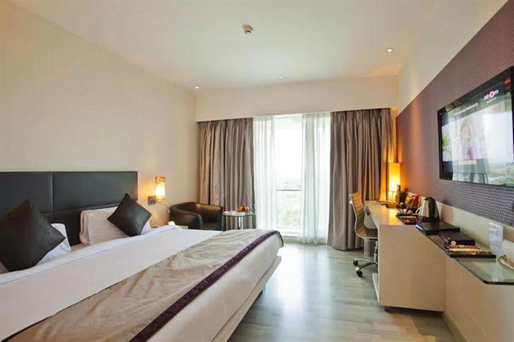 Spree Shivai Hotel Pune Pimpri-Chinchwad Екстериор снимка