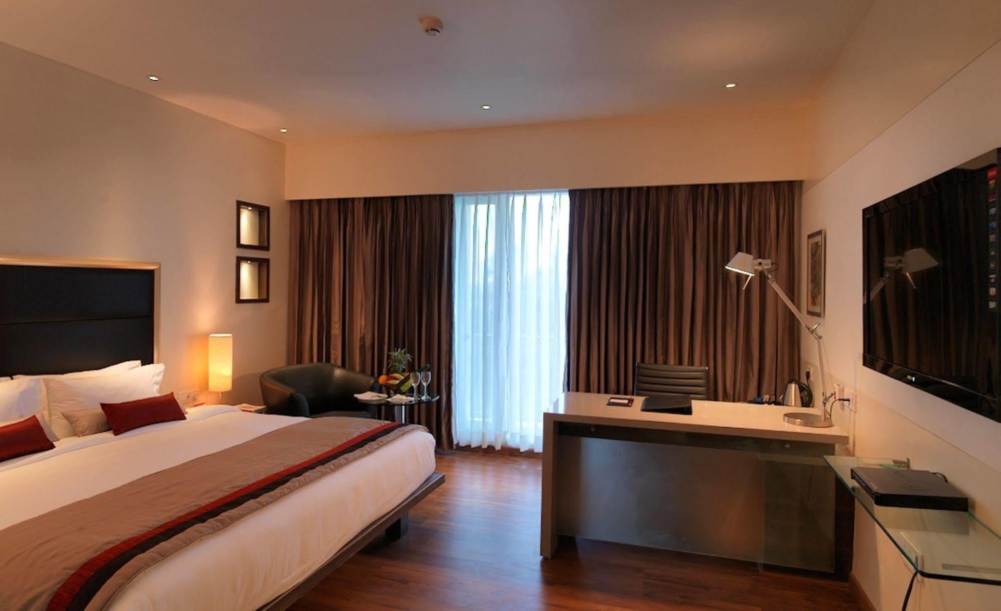 Spree Shivai Hotel Pune Pimpri-Chinchwad Екстериор снимка